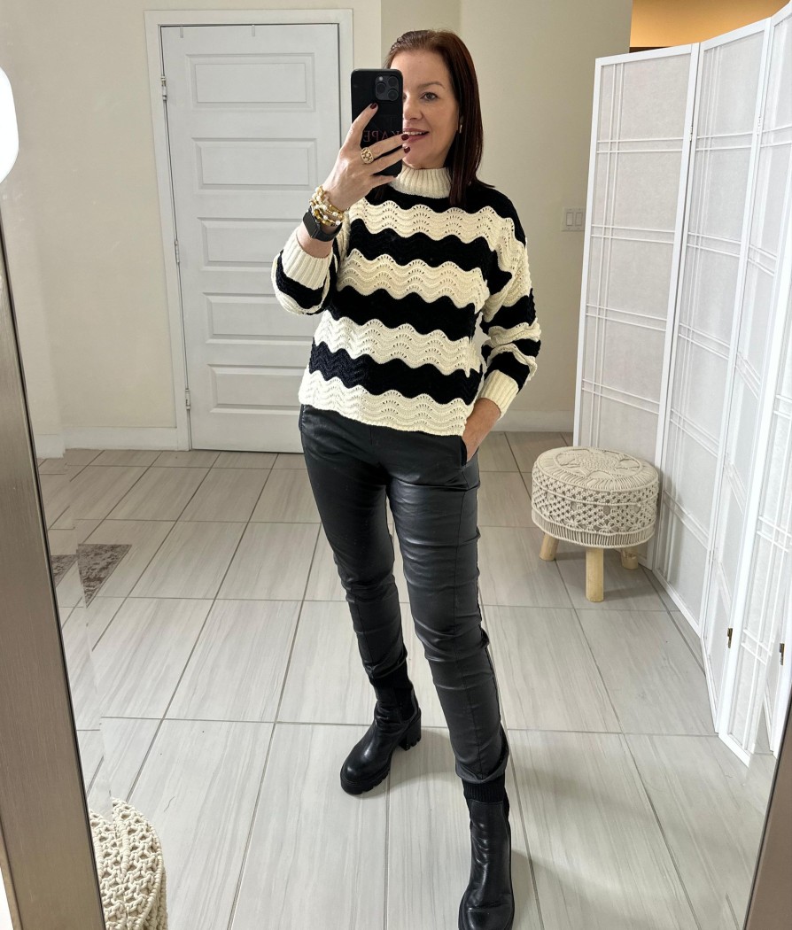 Women Kapel Boutique Sweaters | Emma Sweater Black/White