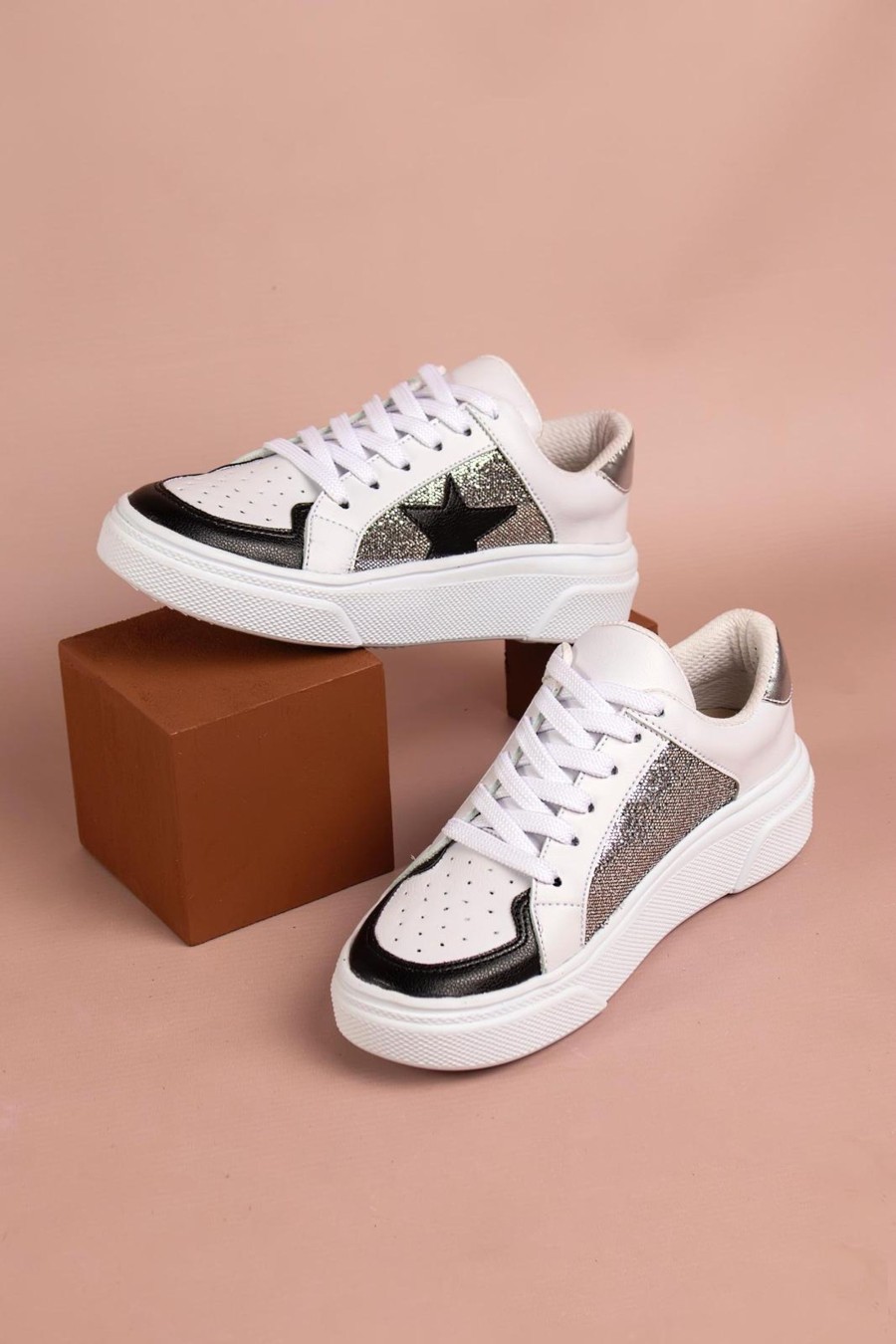 Women Kapel Boutique | Stars Sneakers